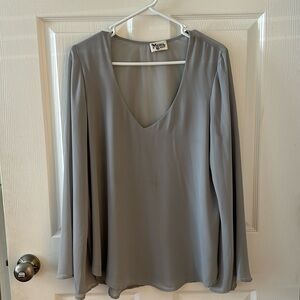 Show Me Your MuMu bell sleeve tunic- size Medium